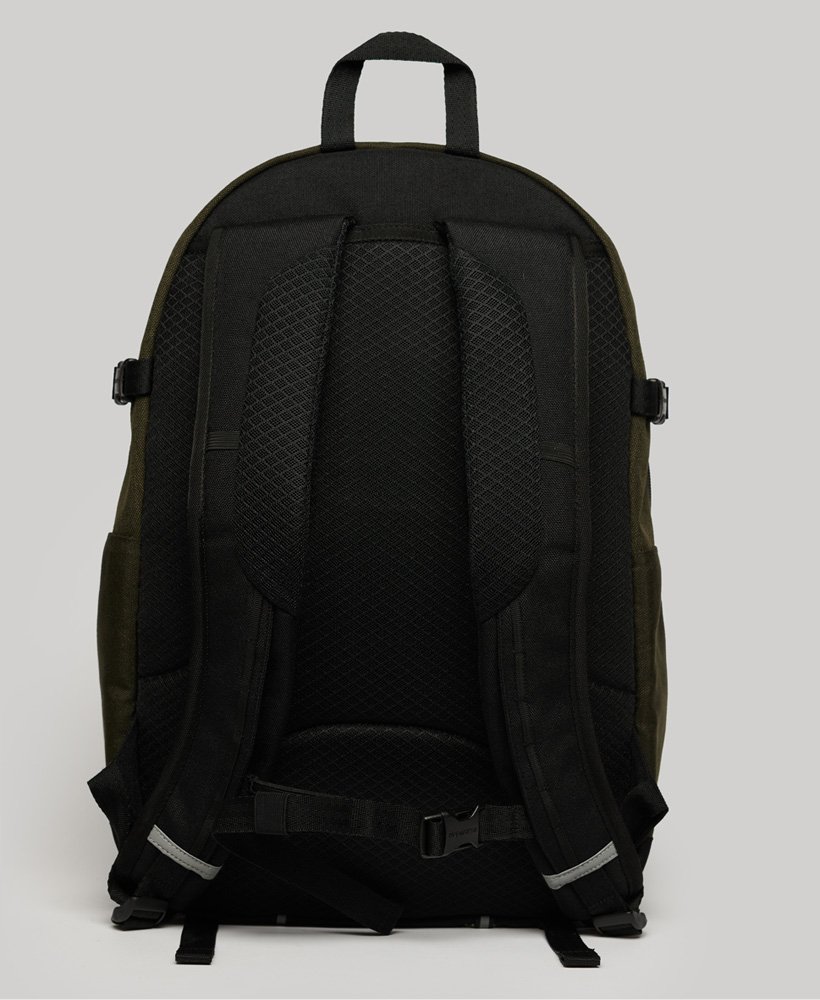 everest outdoor montana rugzak in de kleur olijfgroen overtollige goederen