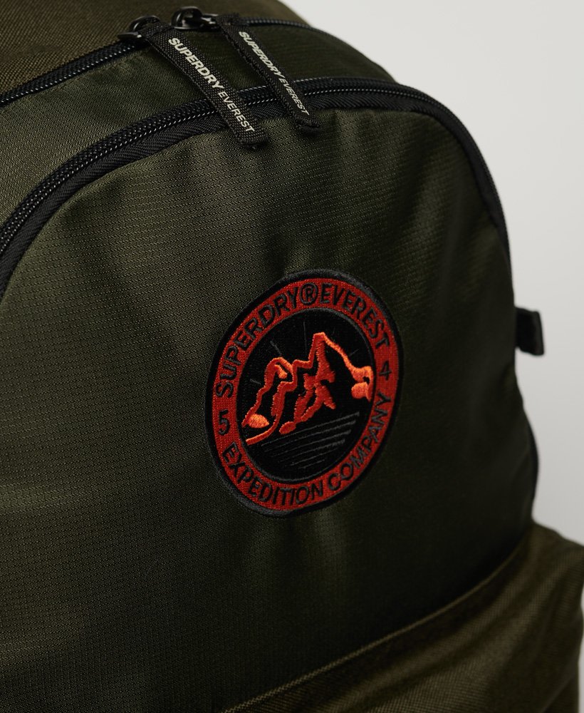 everest outdoor montana rugzak in de kleur olijfgroen overtollige goederen