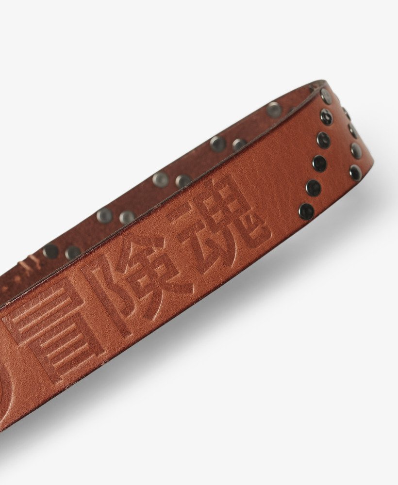riem van branded buckle goods in de kleur tan.