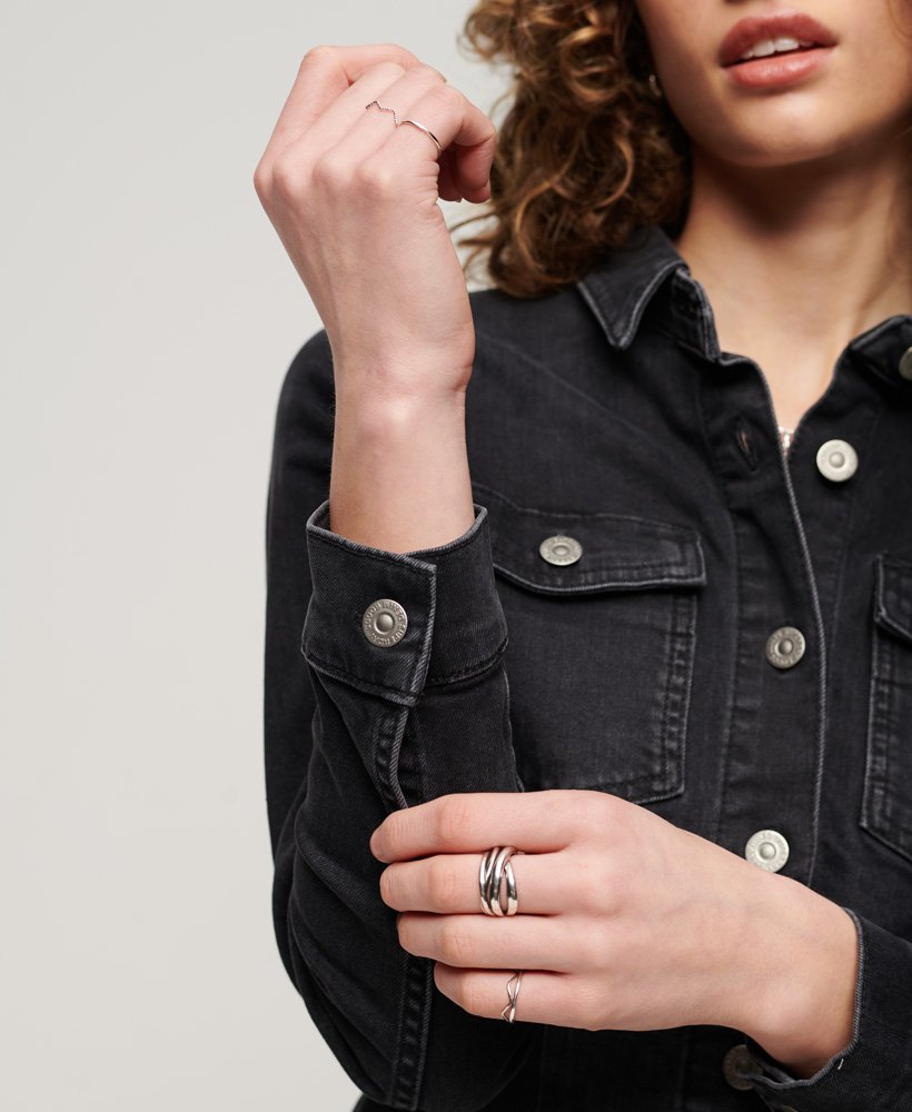 aansluitende denimjurk in zwarte wassing