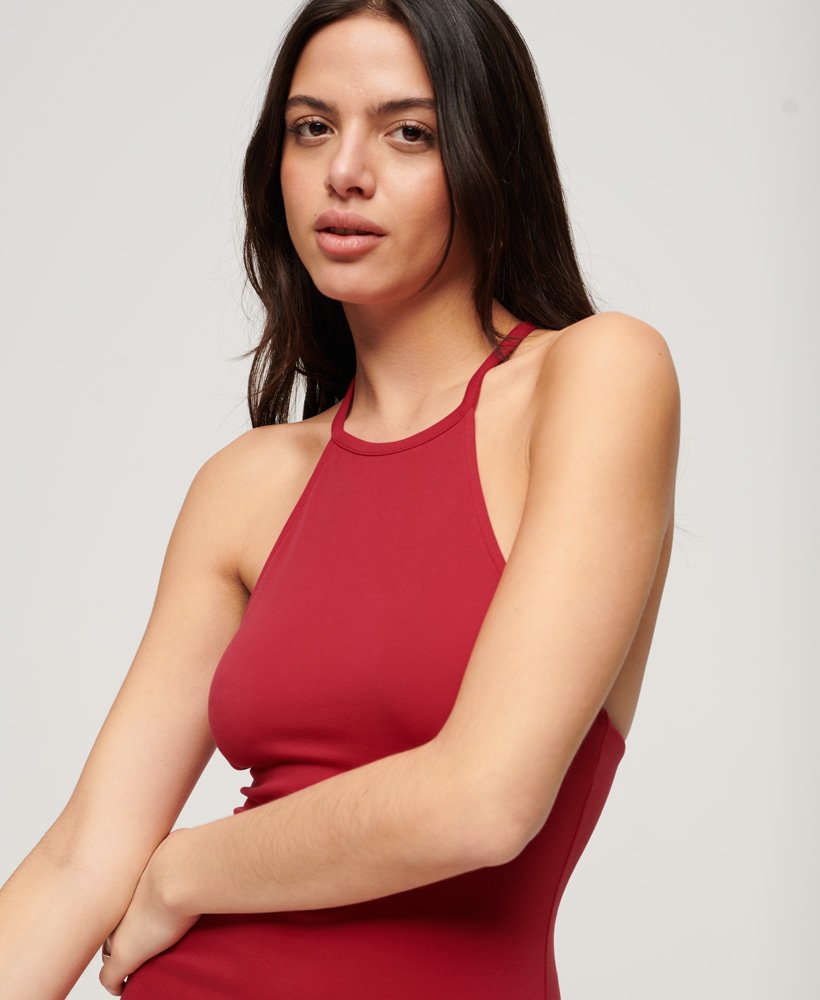 halterjurk met bandjes op de rug in rood