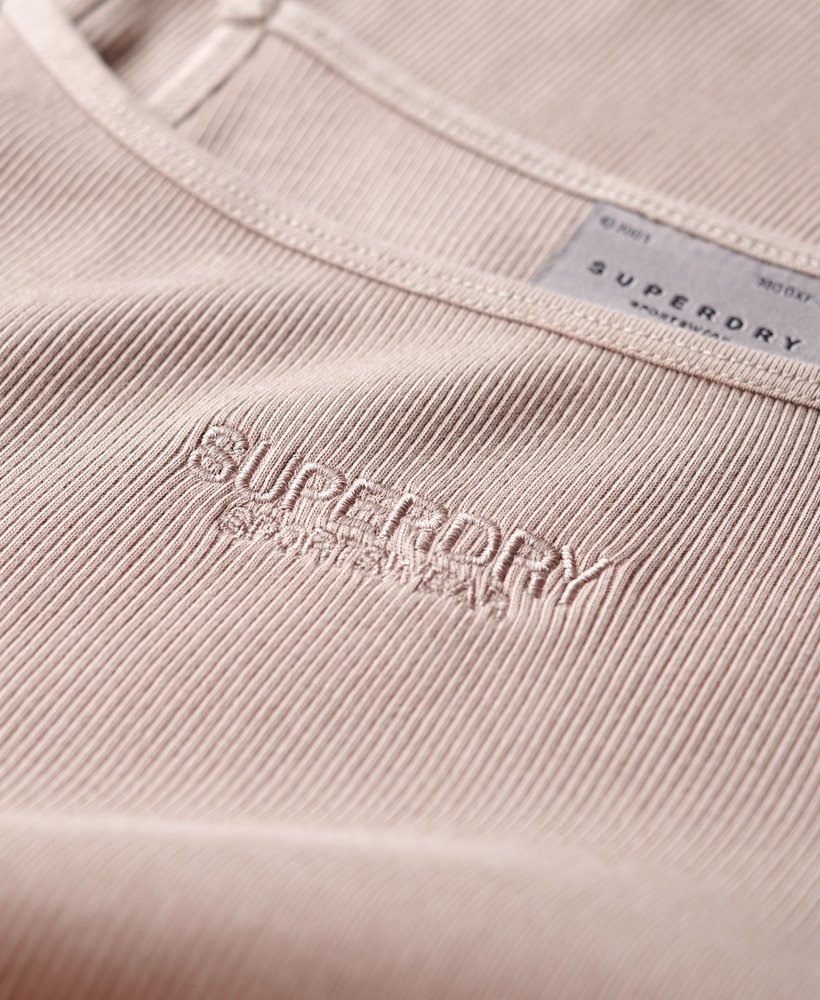 geborduurde geribbelde strappy jurk in diepbeige slubstof.