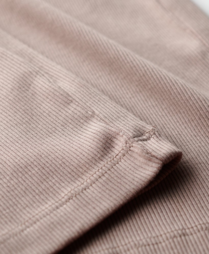 geborduurde geribbelde strappy jurk in diepbeige slubstof.