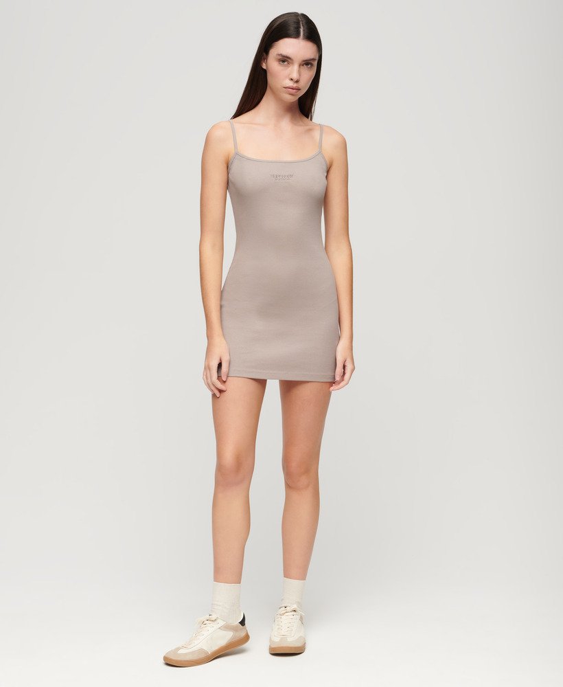geborduurde geribbelde strappy jurk in diepbeige slubstof.