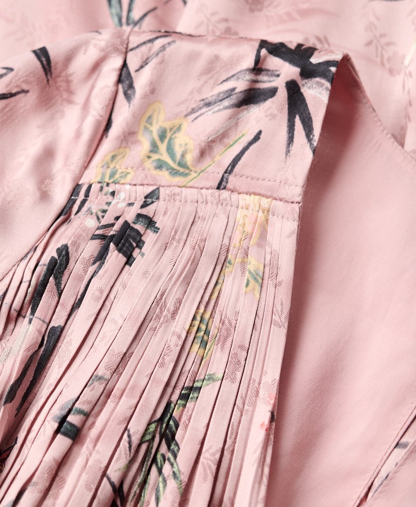 mini-jurk met uitlopende mouwen en jacquardstof in een zachtroze bloemenprint in de japanse schaduw.