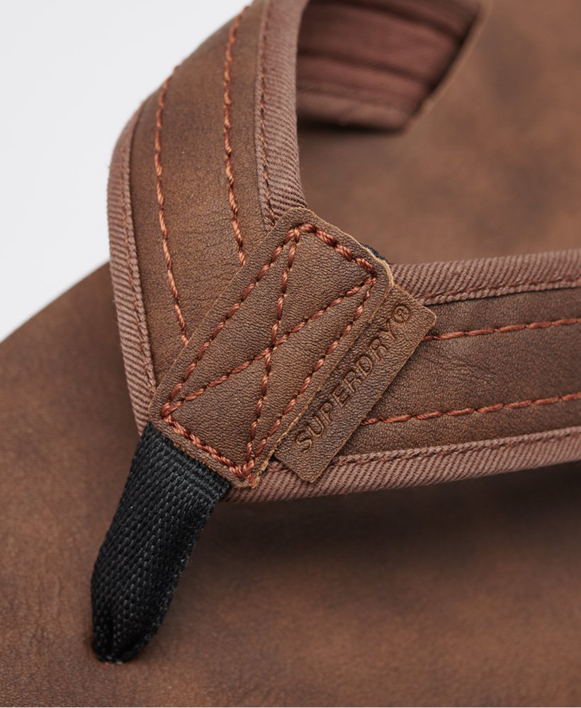 leren teenslippers in bruin