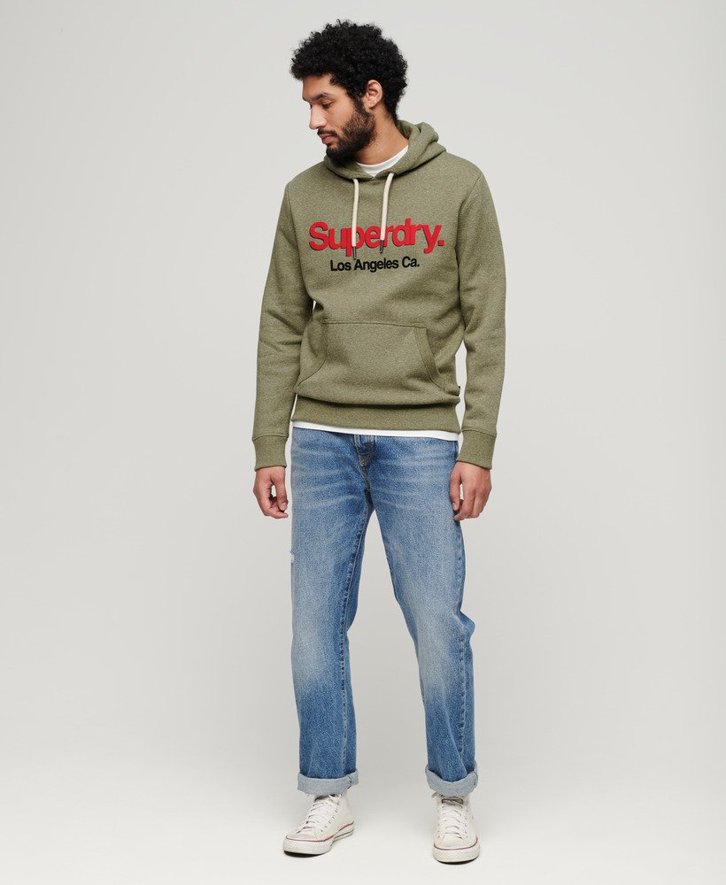 core logo classic hoodie in een gedempte olijfgroene tint.