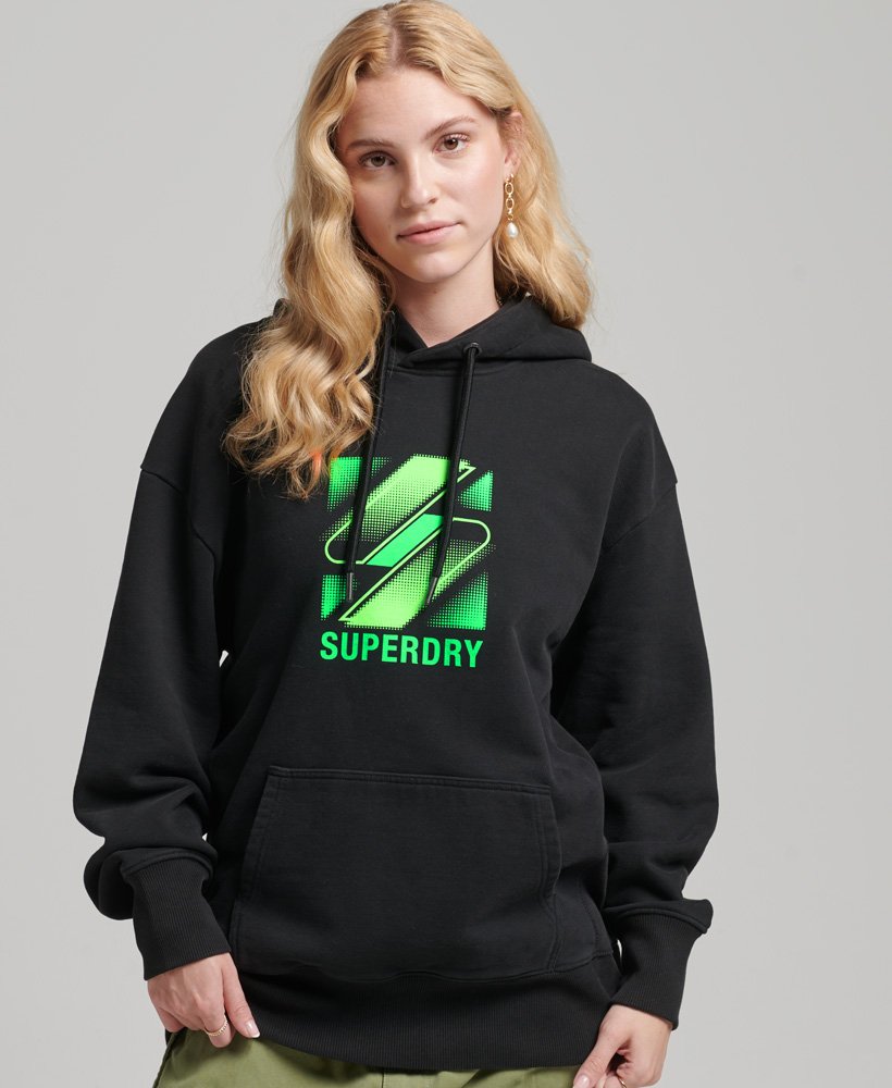 half tone s logo oversized hoodie in black