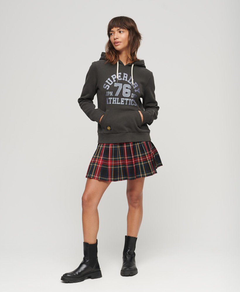 hoodie met opdruk in vintage zwart geïnspireerd op een universiteitsuniform.