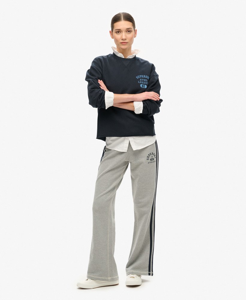 athletic essentials loose crop crew sweatshirt in eclipse navy