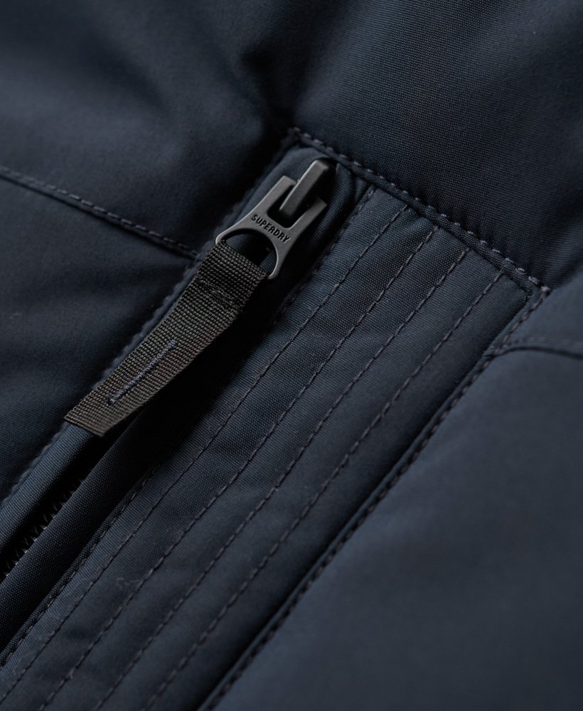 city gewatteerde windparka met capuchon in eclipse navy