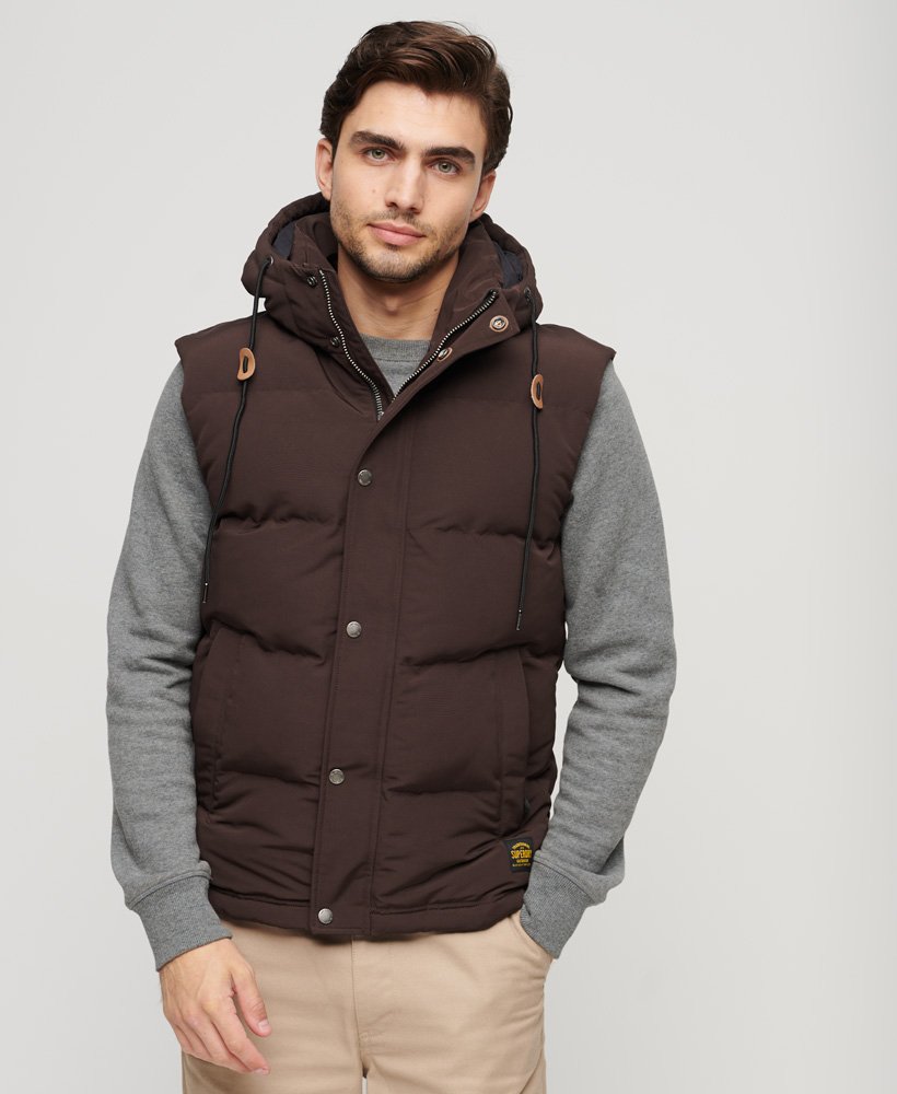 everest gewatteerd vest met capuchon in donkerbruin