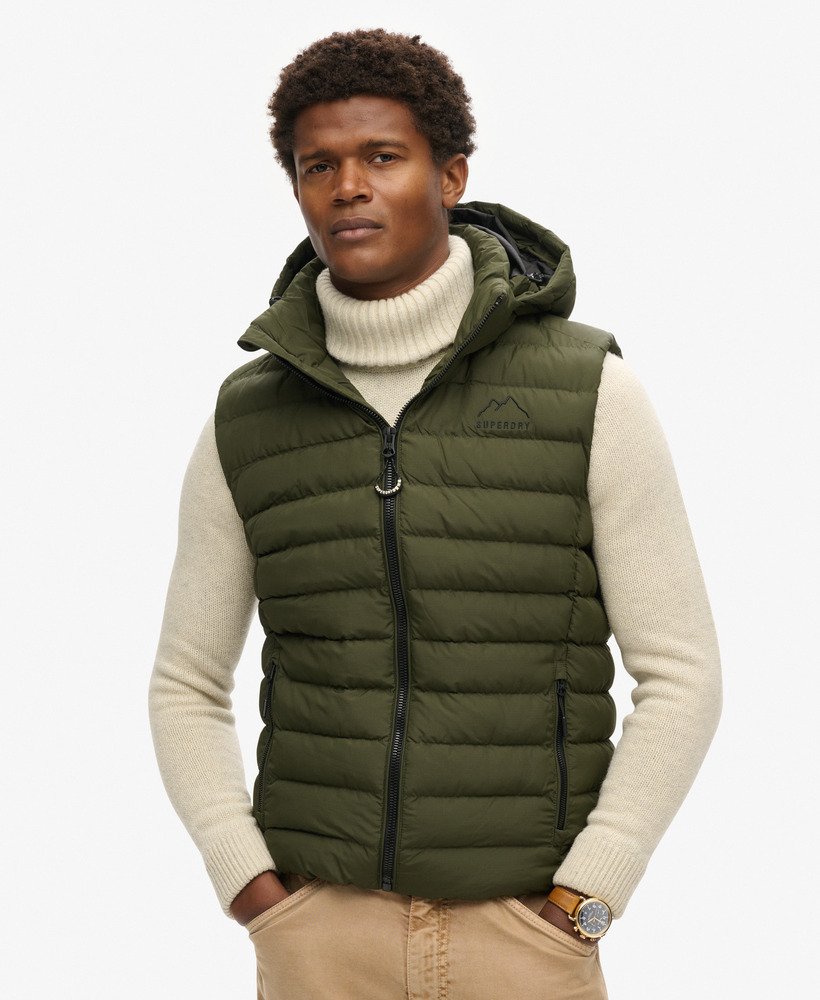 gewatteerd fuji sport vest met capuchon in donker mosgroen