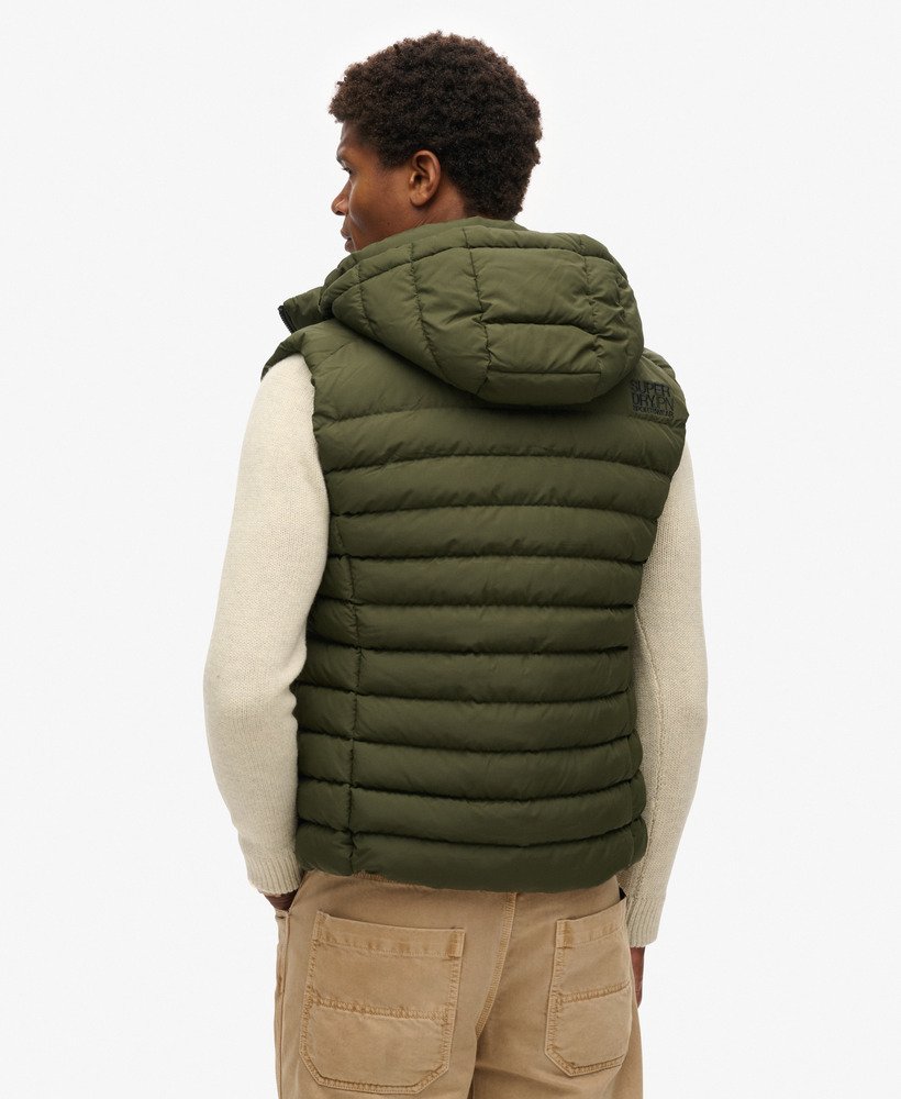 gewatteerd fuji sport vest met capuchon in donker mosgroen