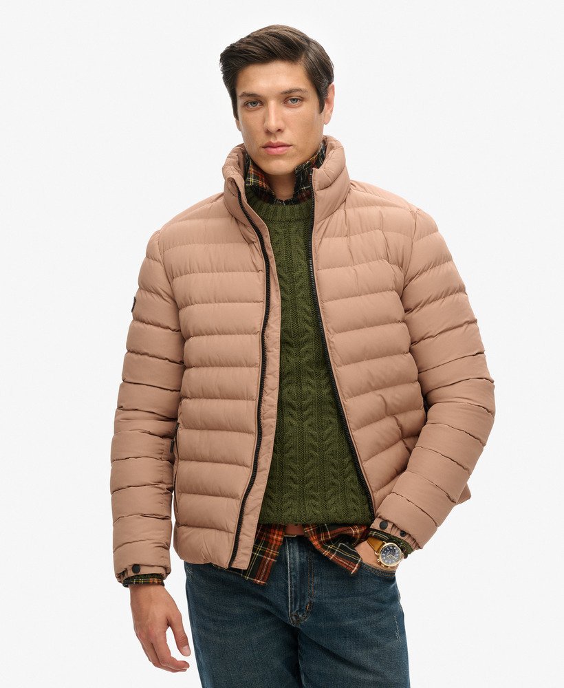 geborduurd gewatteerd jack van fuji in woodsmoke brown.