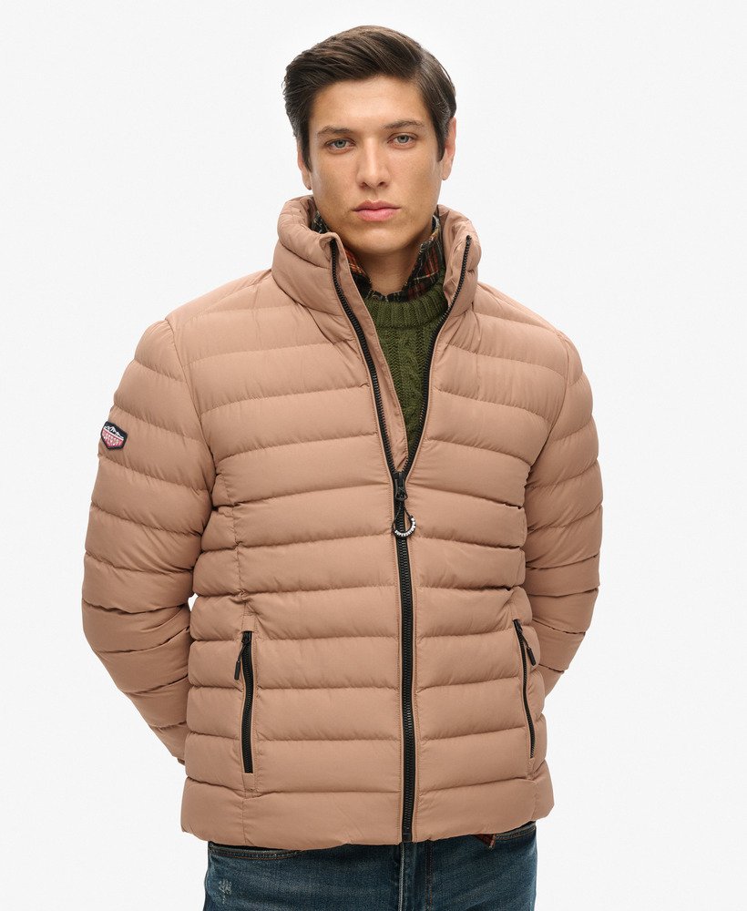 geborduurd gewatteerd jack van fuji in woodsmoke brown.