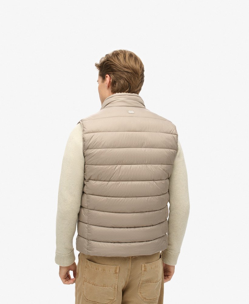 lichtgewicht gewatteerd gilet in diepbeige slubstof
