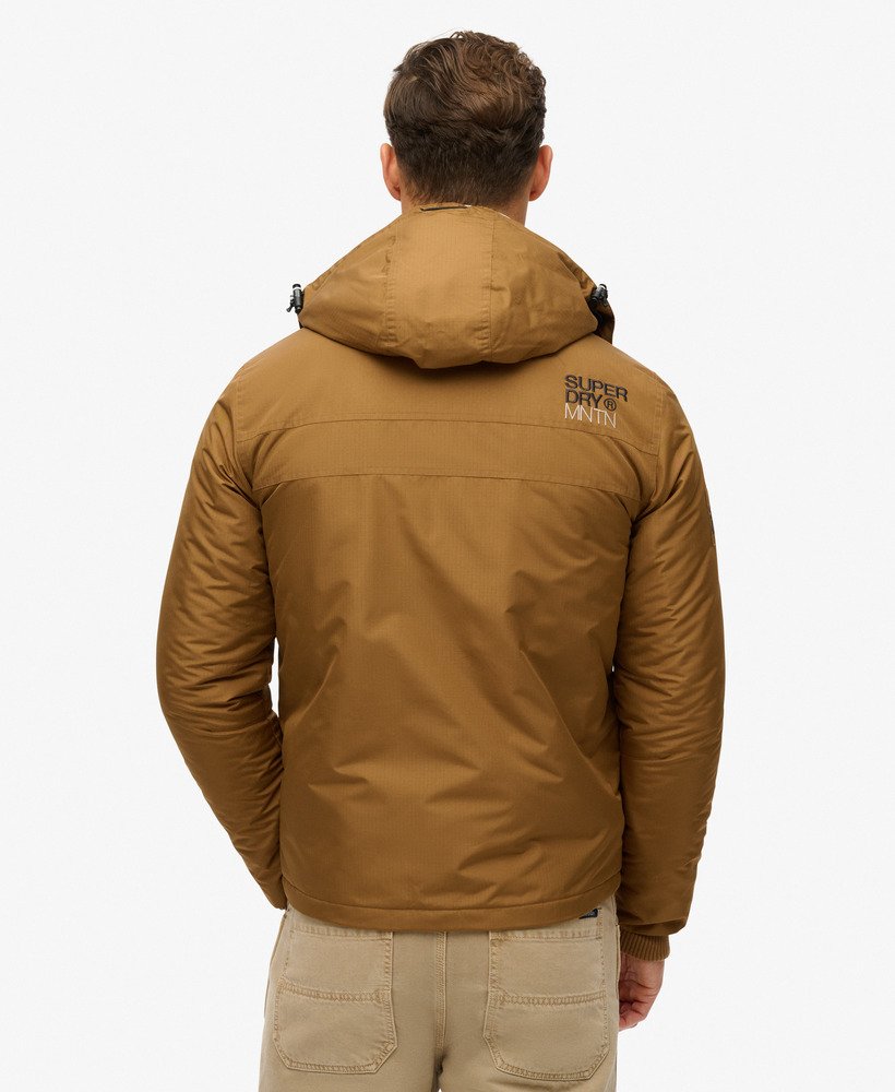 windbreakerjack met capuchon in de kleur mountain van denim co. tabaksbruin.