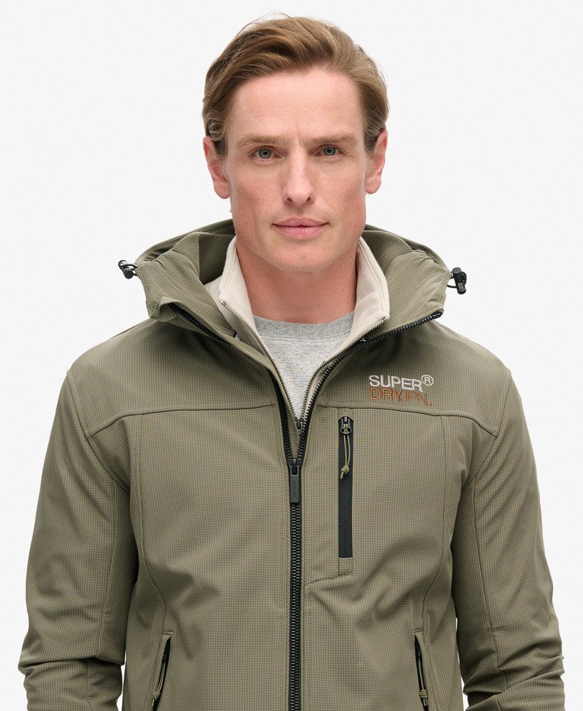 capuchonjack van ripstop softshell in stoffig olijfgroen