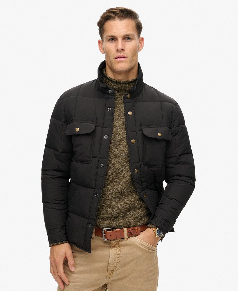 gewatteerd overshirtjack uit de surplusvoorraad in gitzwart.