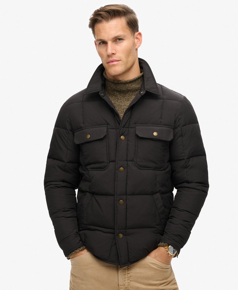 gewatteerd overshirtjack uit de surplusvoorraad in gitzwart.