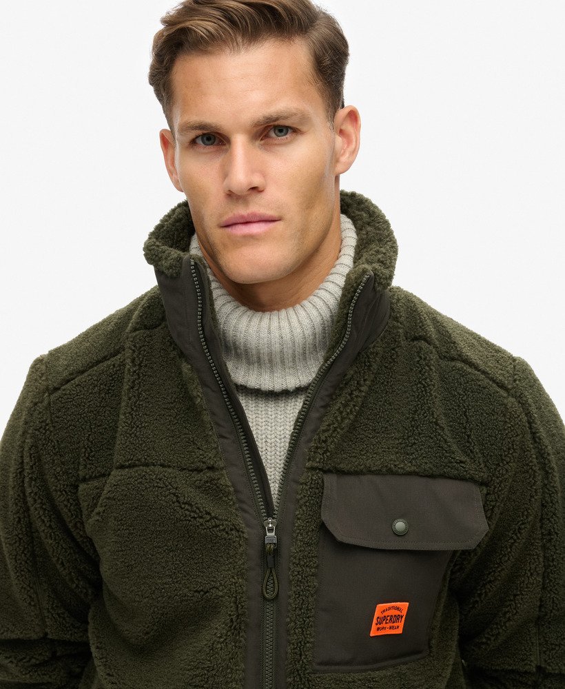 expedition borg hybrid jacket in olijfgroen afkomstig uit overtollige goederen.