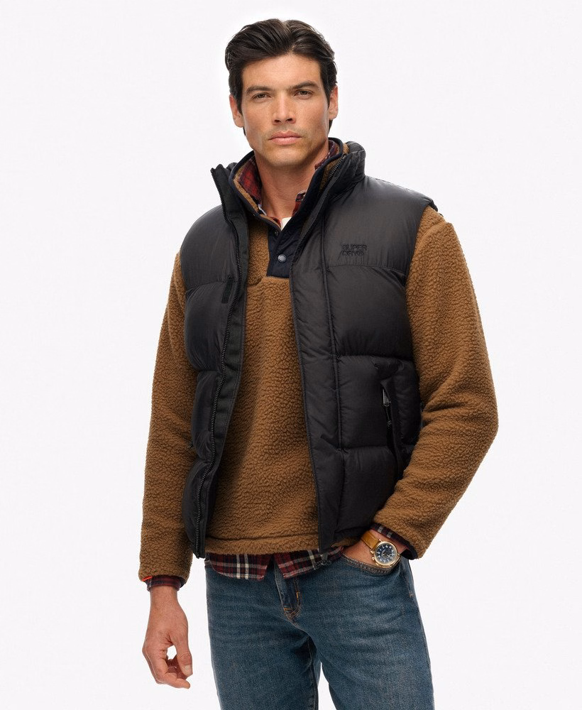 Zwart gewatteerd vest