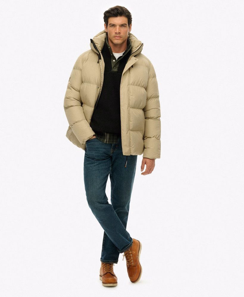 Sportieve pufferjas met capuchon, middellang model