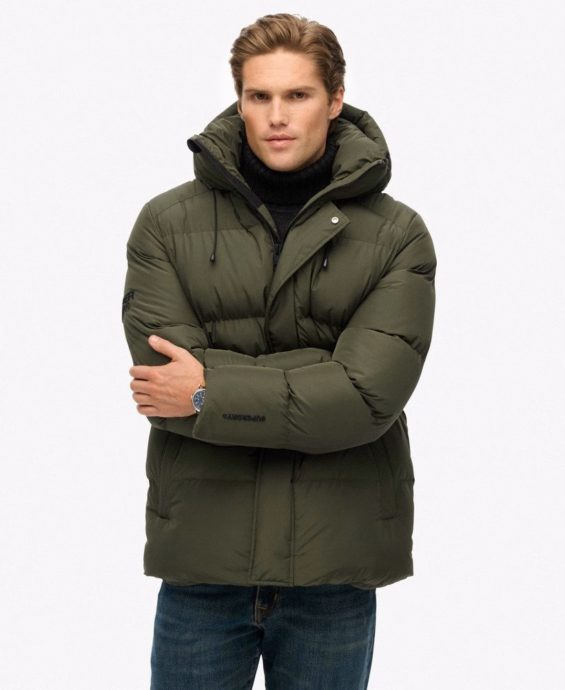 Sportieve pufferjas met capuchon, middellang model