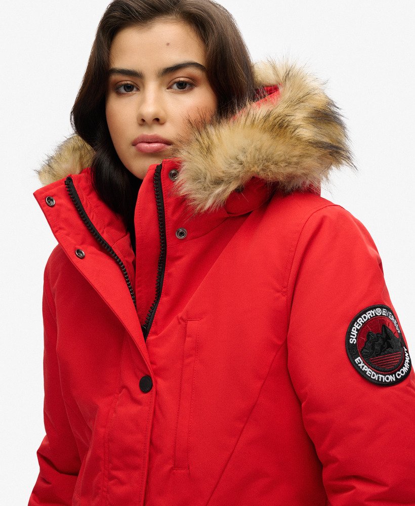 parka met capuchon van imitatiebont in de kleur high risk red everest-uitvoering