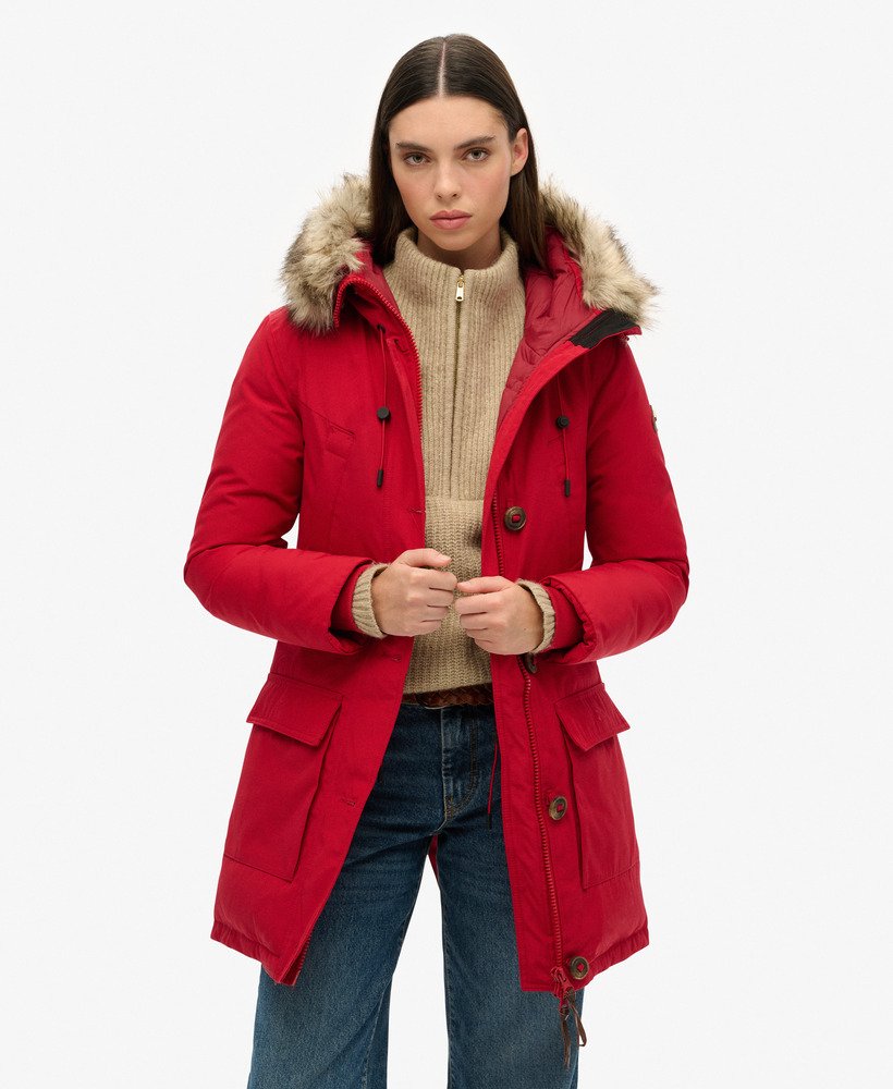 parka met capuchon en imitatiebont in chilipeperkleur.