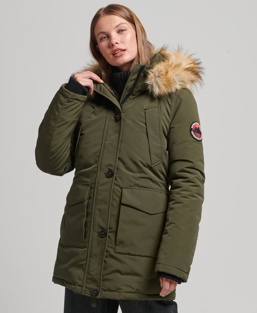 everest parka jas in olijfgroen afkomstig uit overtollige goederen.