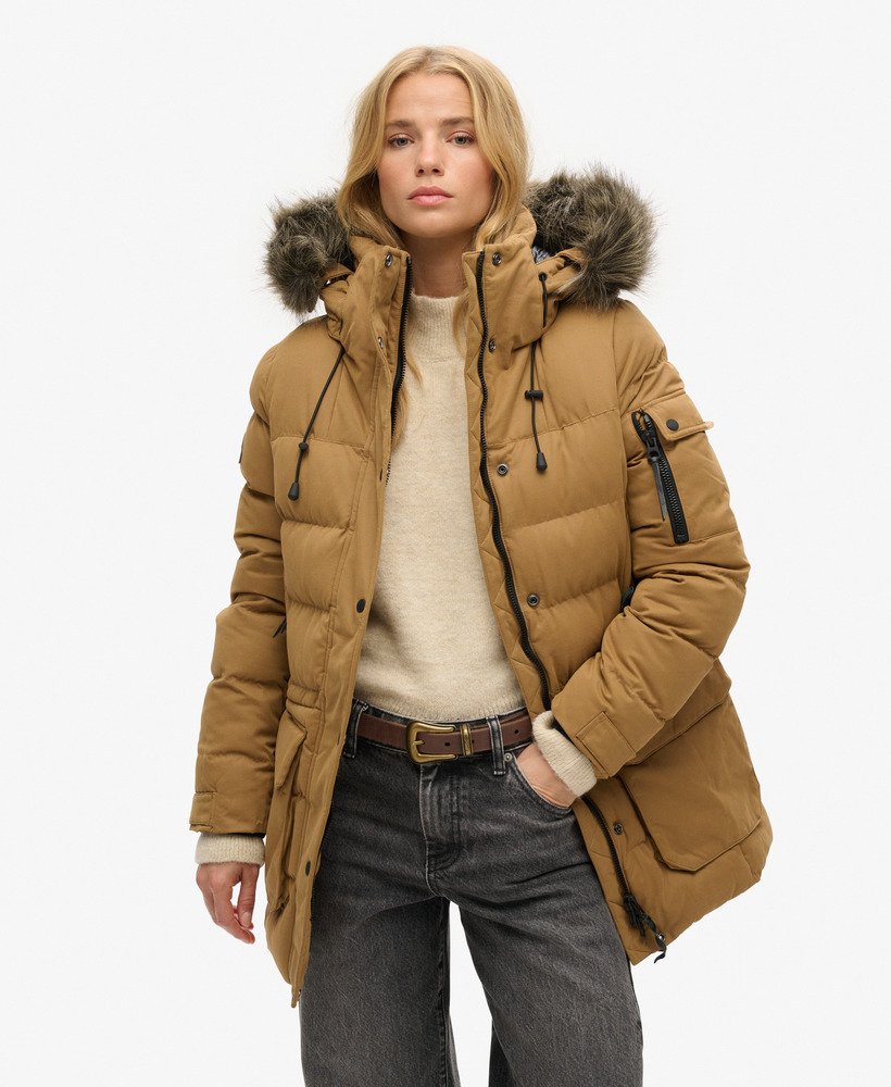 microfiber expeditieparka in zandsteenkleur.