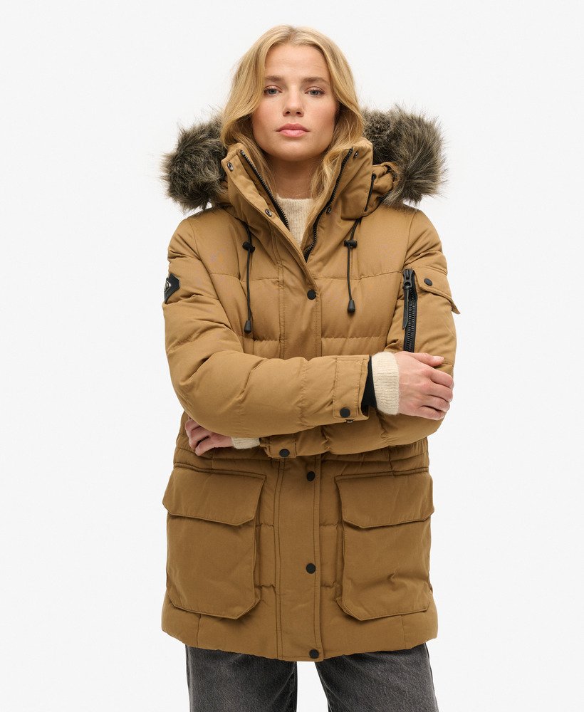 microfiber expeditieparka in zandsteenkleur.