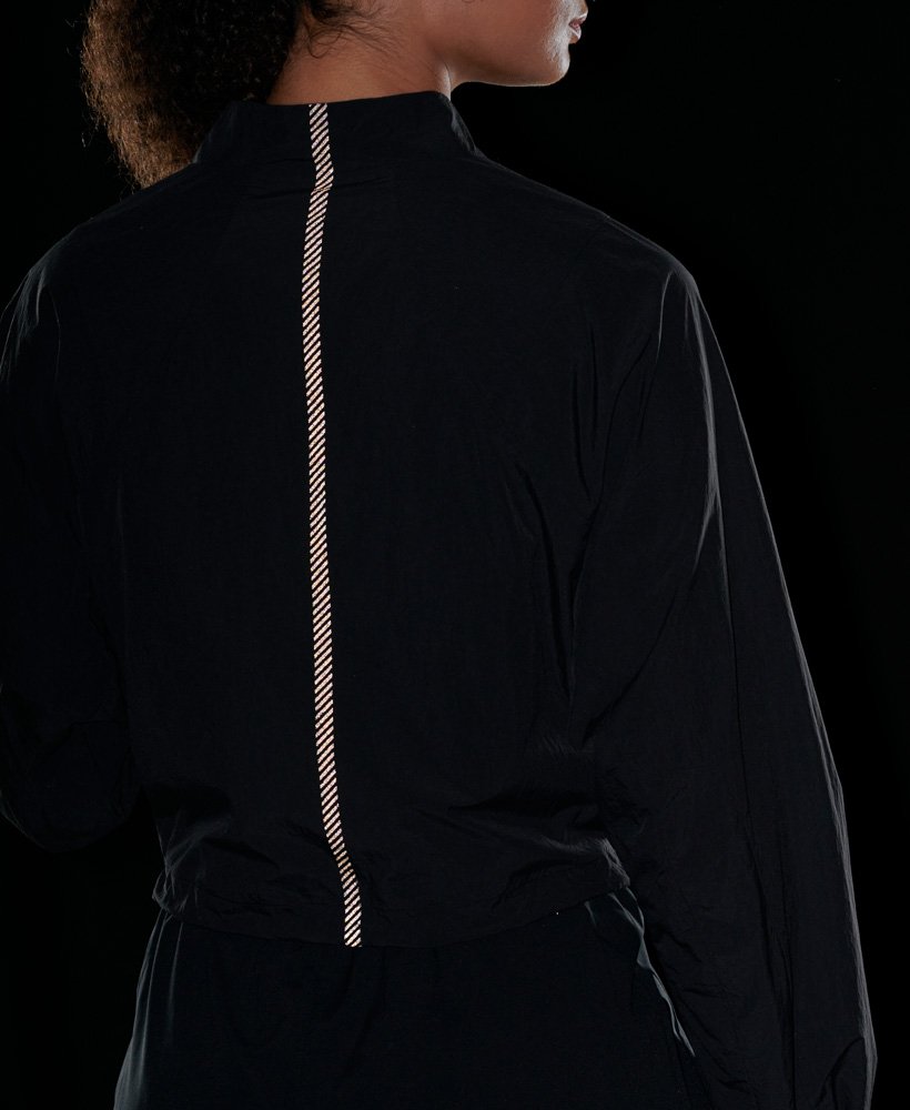 run cropped weatherproof in black