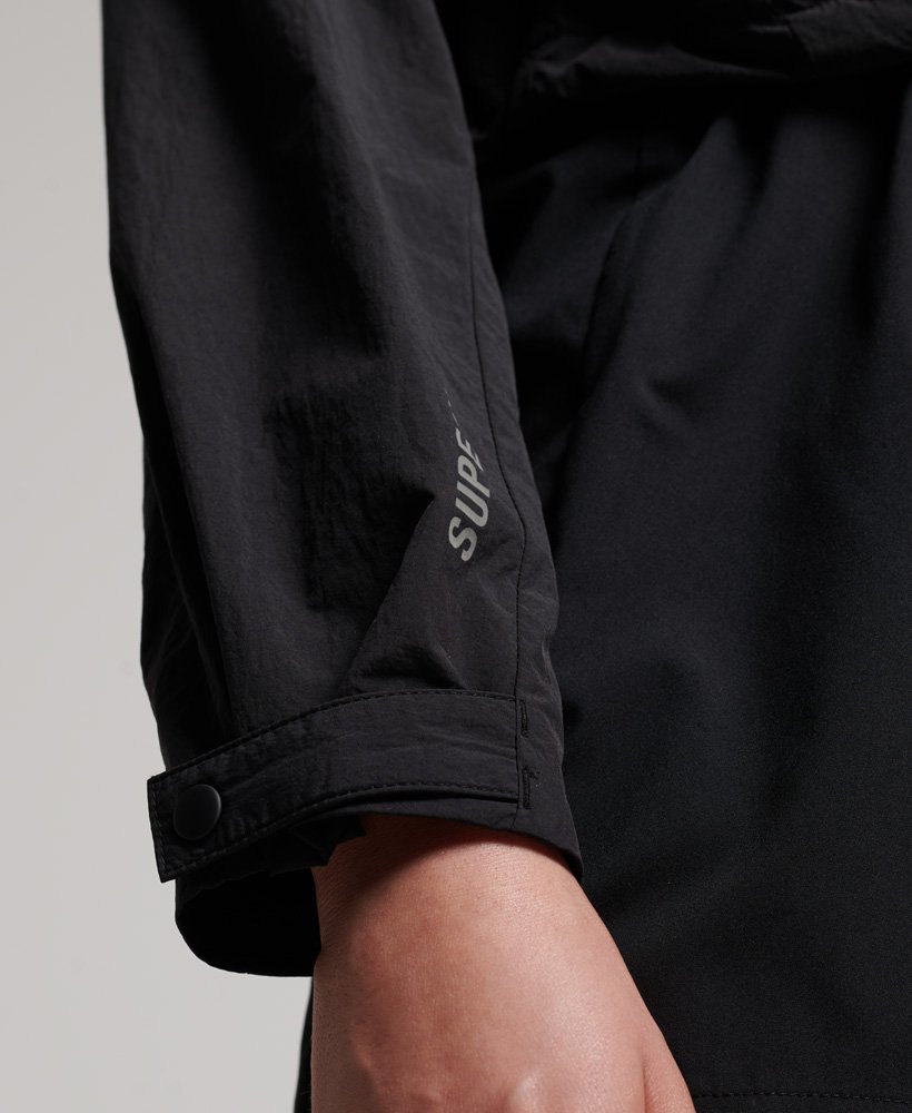 run cropped weatherproof in black