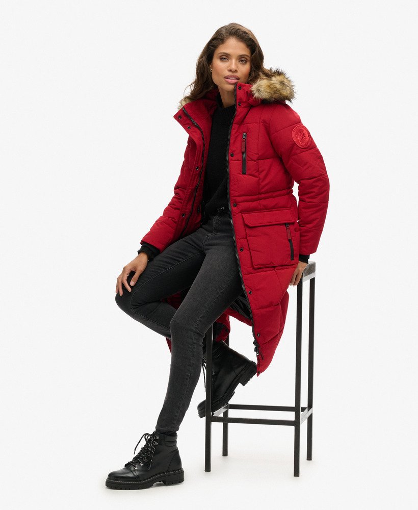 lange everest-jas van imitatiebont in rood