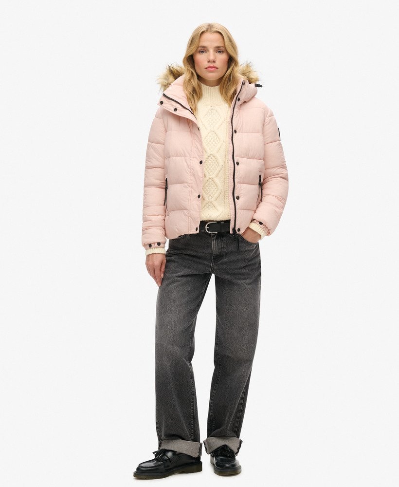 korte pufferjas met capuchon van imitatiebont in roze blush