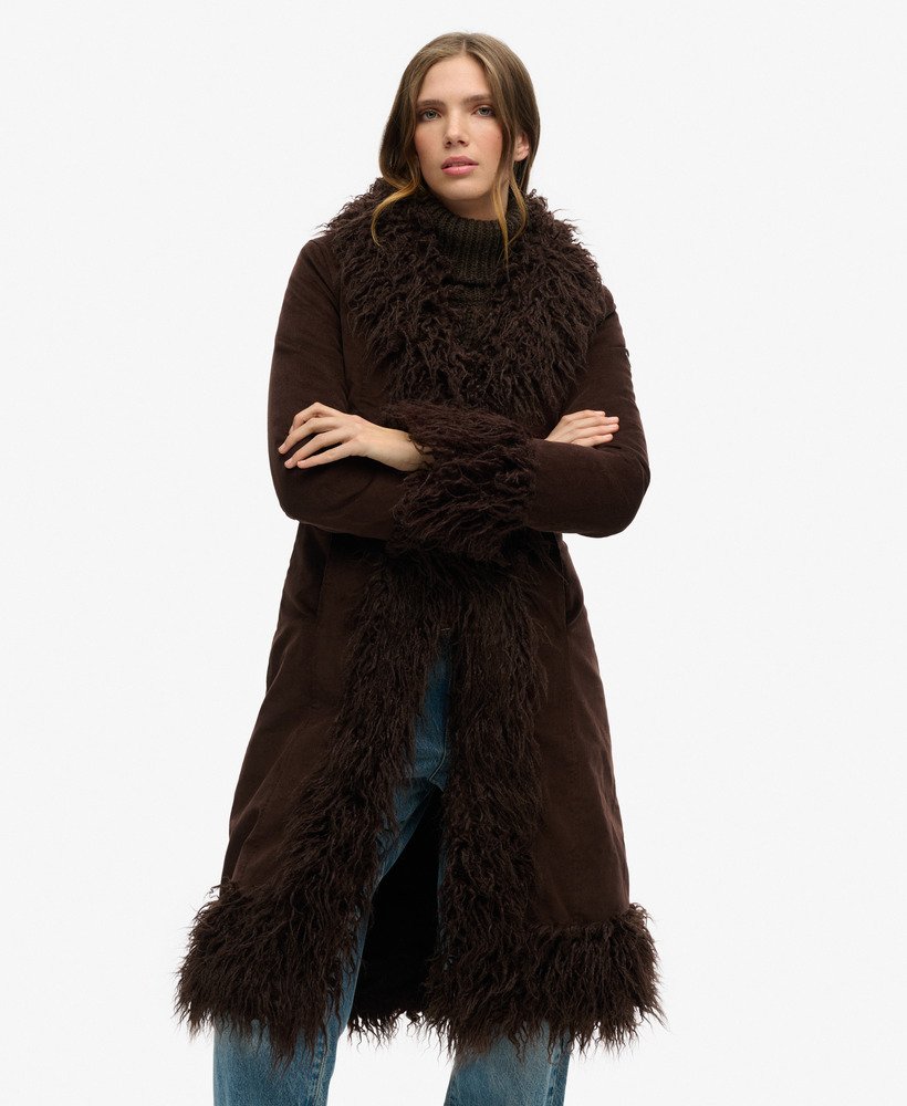 lange afghaanse jas met imitatiebontvoering in donkerbruin corduroy.