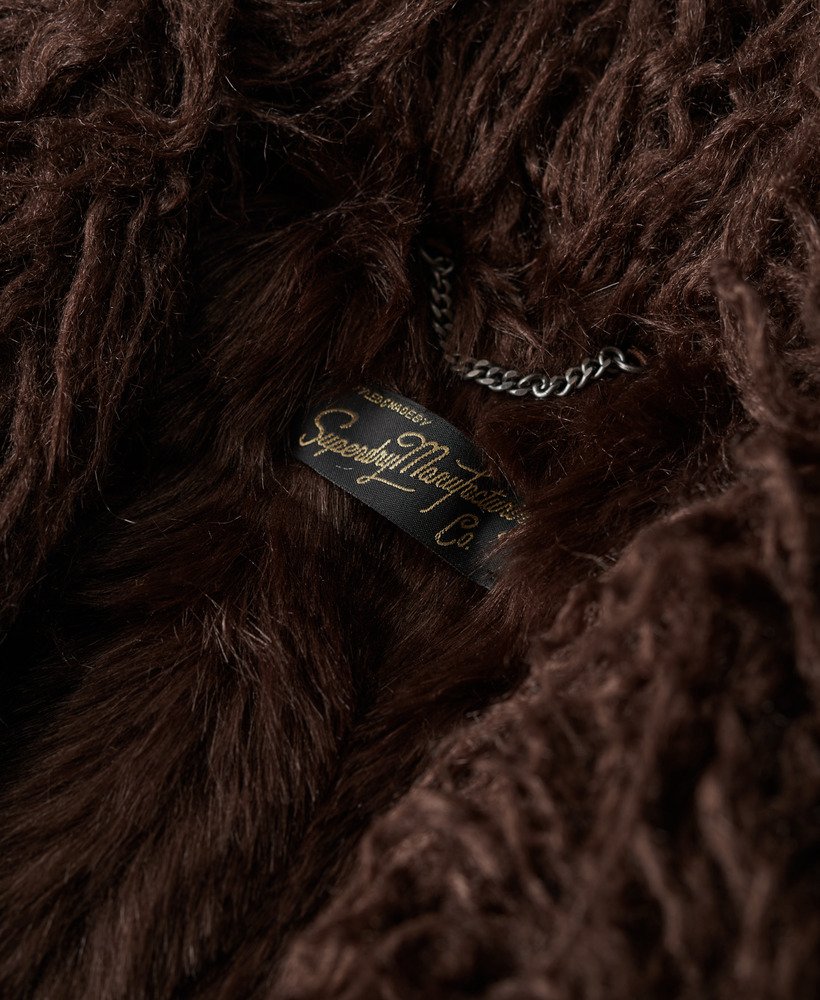 lange afghaanse jas met imitatiebontvoering in donkerbruin corduroy.