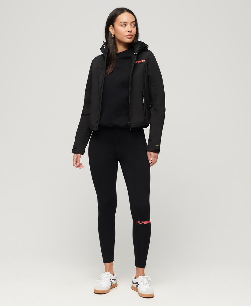 hoodie softshell trekkerjack in zwart
