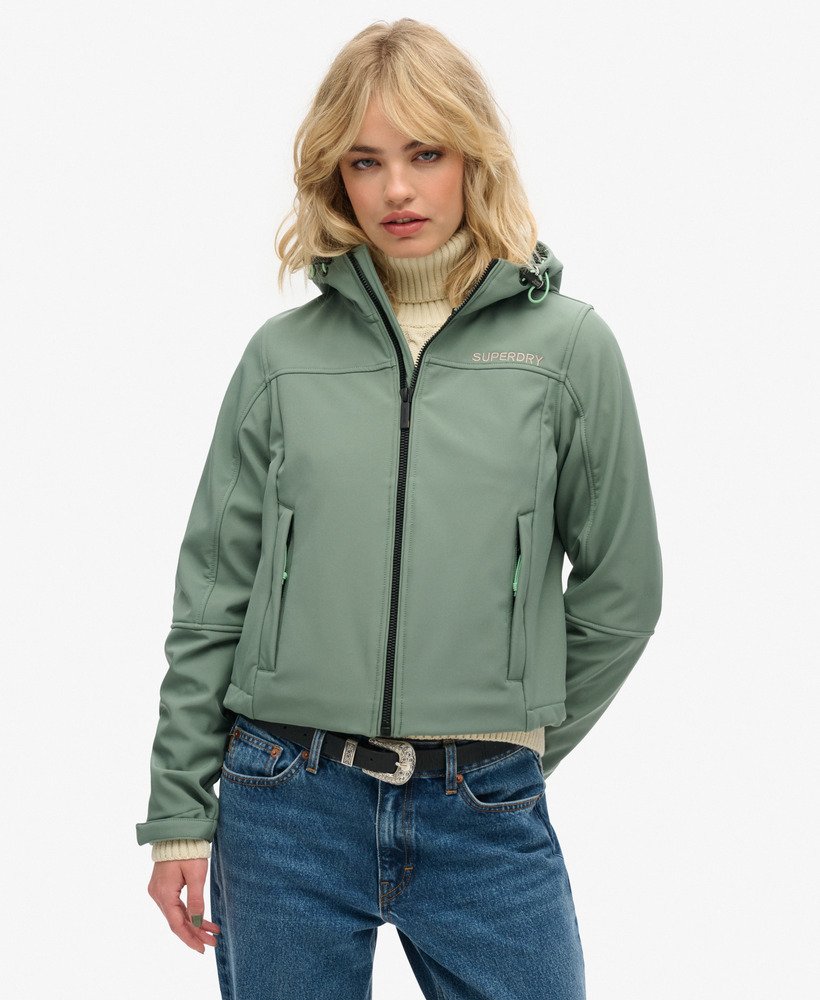 softshell trekkersjas met capuchon in laurel khaki