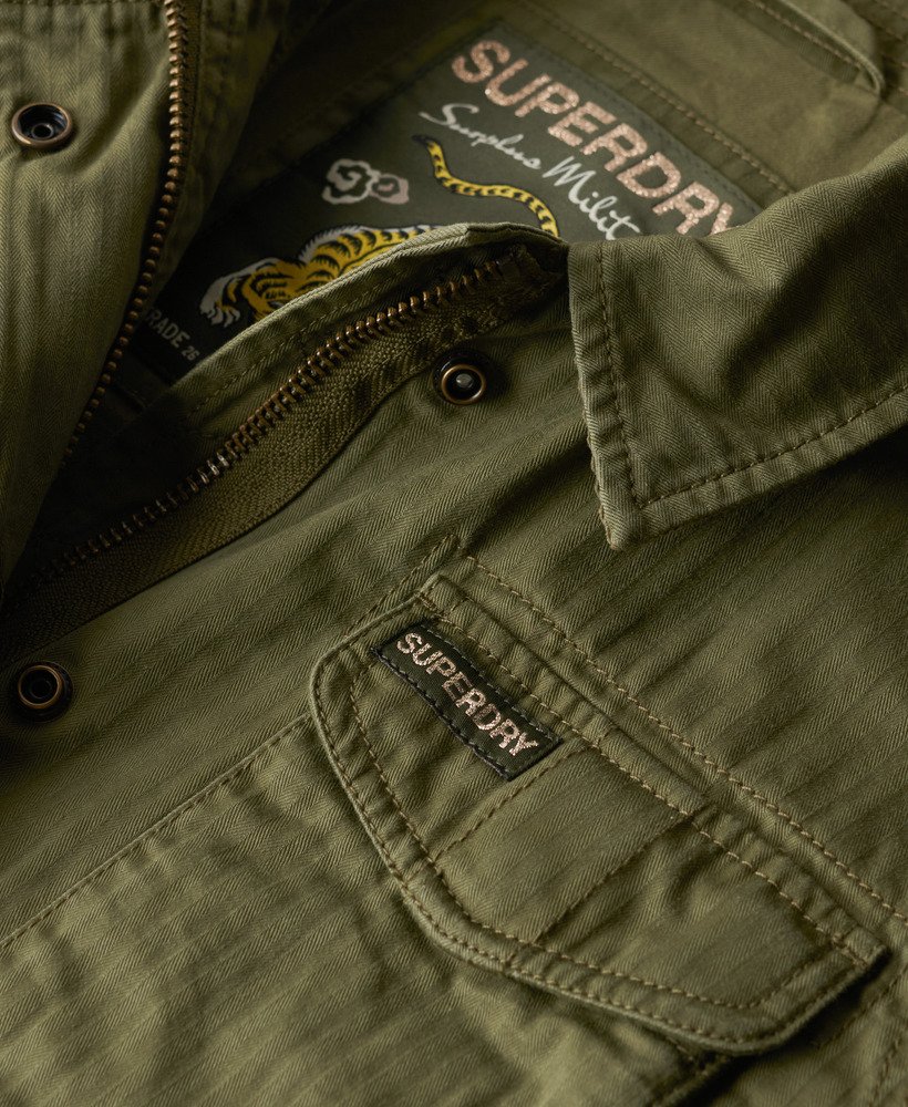 gevoerde militaire m65-jas in de kleur burnt olive.