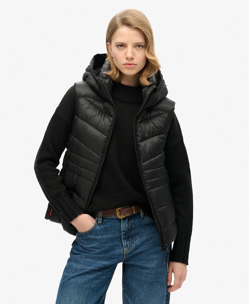 capuchonvest met fuji-quiltpatroon en vulling in zwart