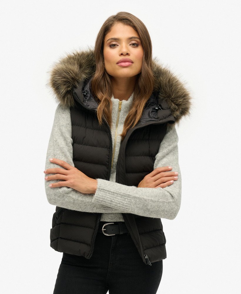 fuji gilet met capuchon van imitatiebont in zwart