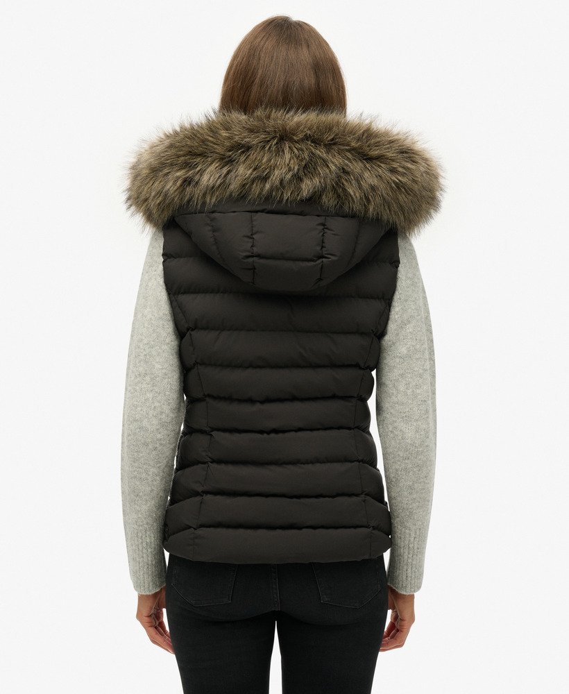 fuji gilet met capuchon van imitatiebont in zwart