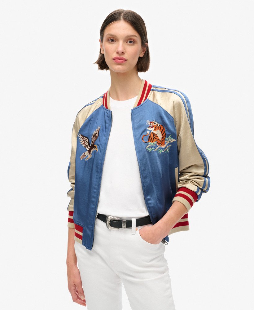 geborduurd sukajan bomberjack in wedgewood blue