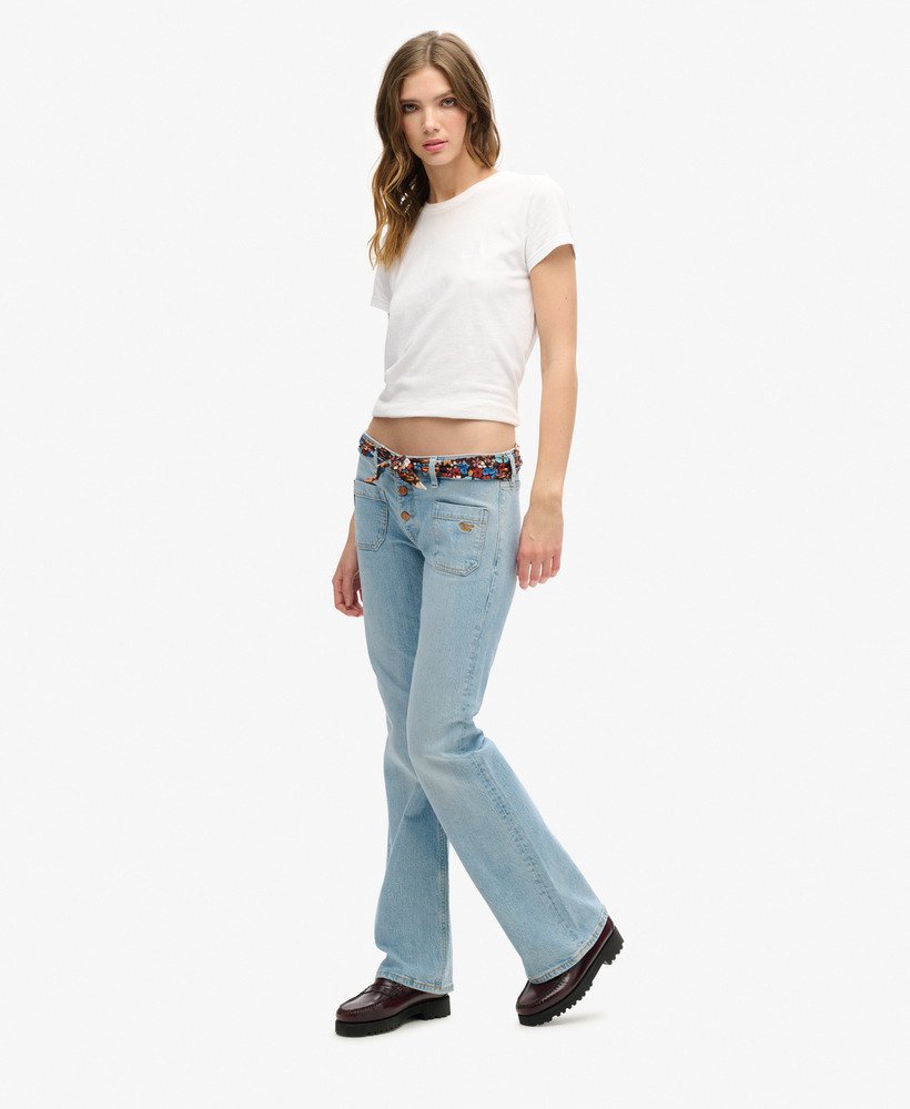 vintage jeans van biologisch katoen met lage taille slim fit en flared pijpen in een klassieke middenwassing.