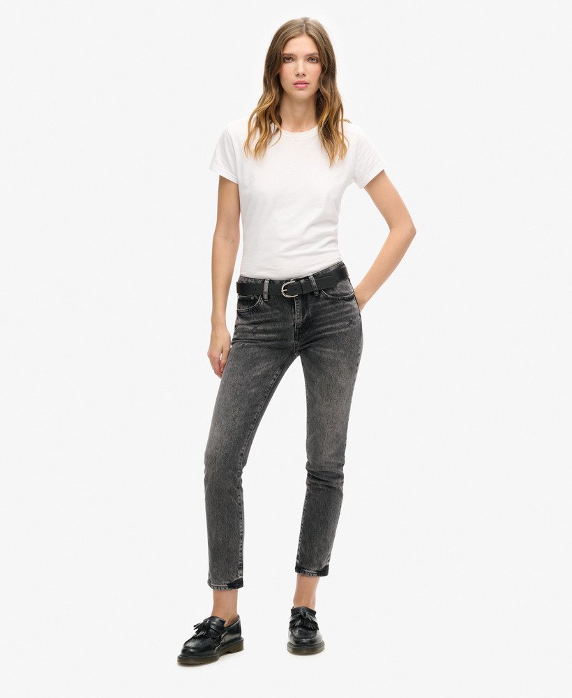 slim fit jeans met middelhoge taille van biologisch katoen in echo black.