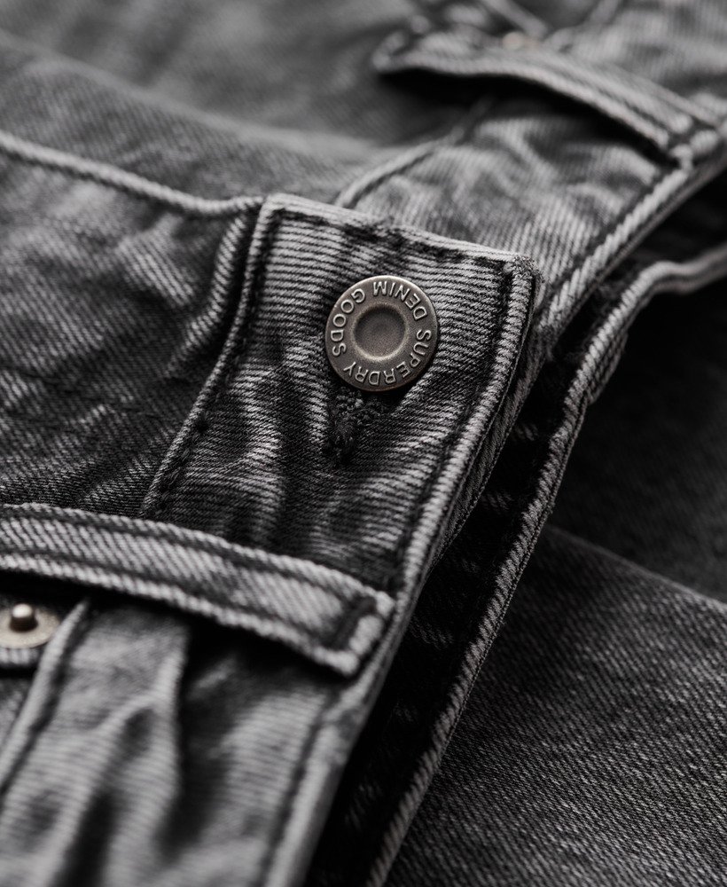 slim fit jeans met middelhoge taille van biologisch katoen in echo black.